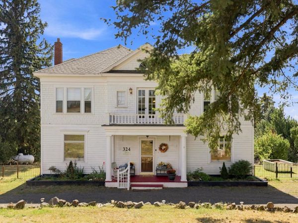 324 E Alder St St, Tekoa, WA 99033