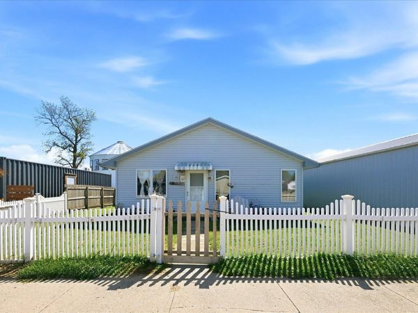 143 3RD Street, UNDERWOOD, IA 51576