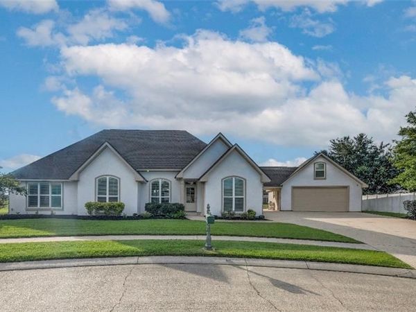 118 LAC SEGNETTE Drive, Luling, LA 70070