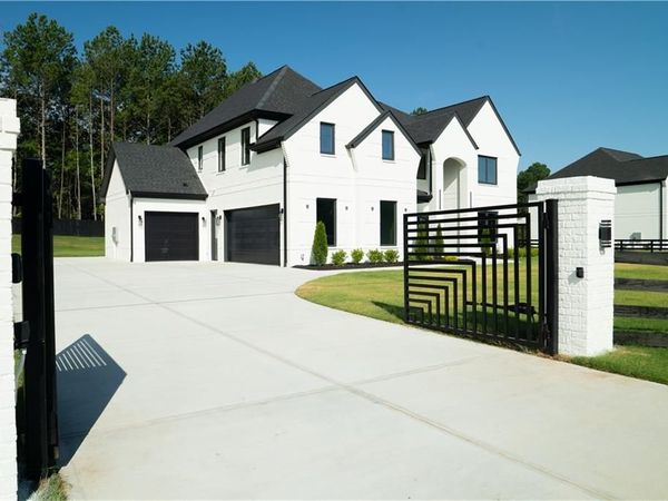 5797 Orouke Rd, Sugar Hill, GA 30518
