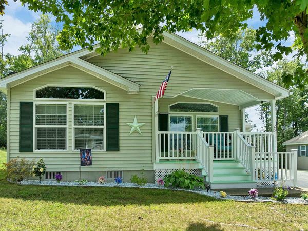 25 Mountain View Drive, Franklin, NH 03235