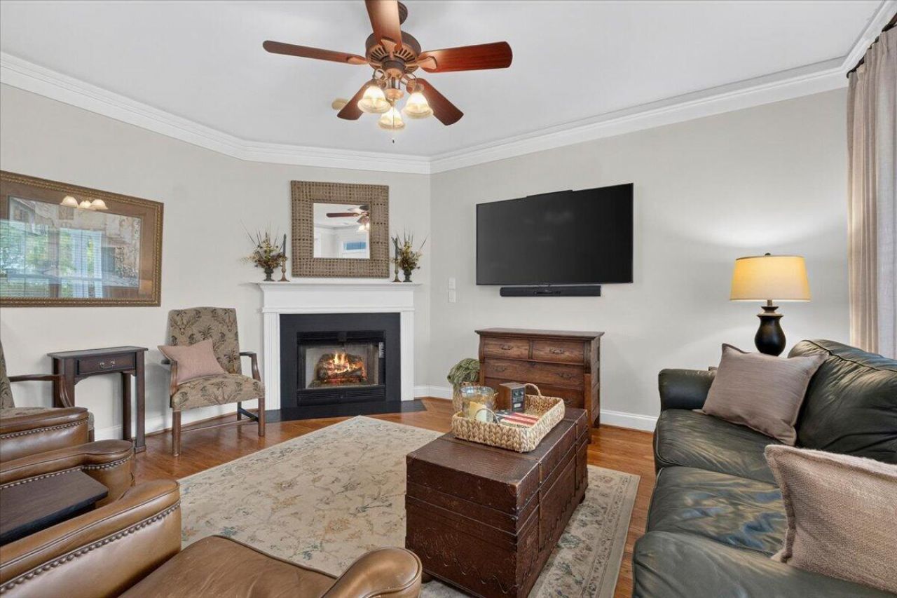 208 White Gables Drive Photo 11