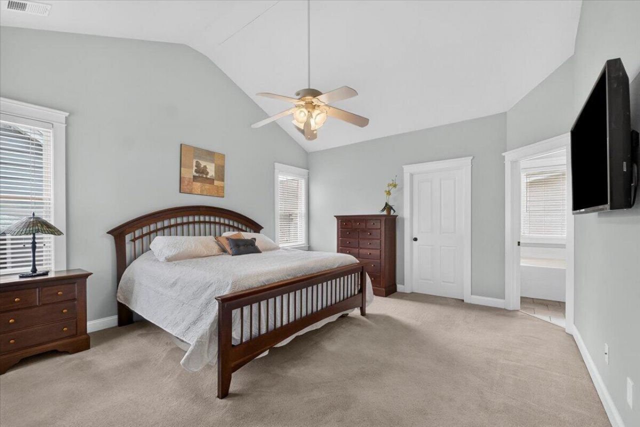 208 White Gables Drive Photo 23