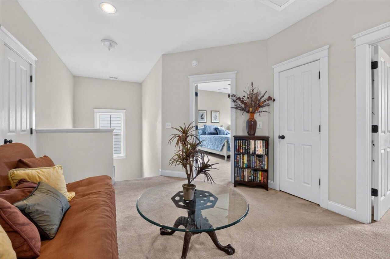 208 White Gables Drive Photo 33