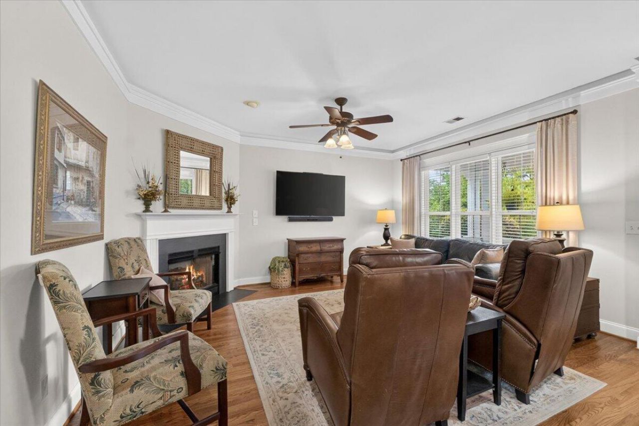 208 White Gables Drive Photo 8