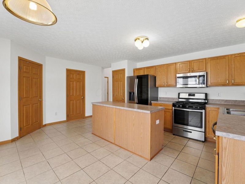 1217 Walker Springs Drive, Blacklick, OH 43004 Photo 12