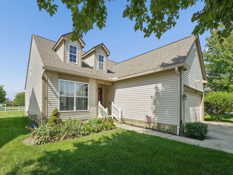 1217 Walker Springs Drive, Blacklick, OH 43004 Photo 2