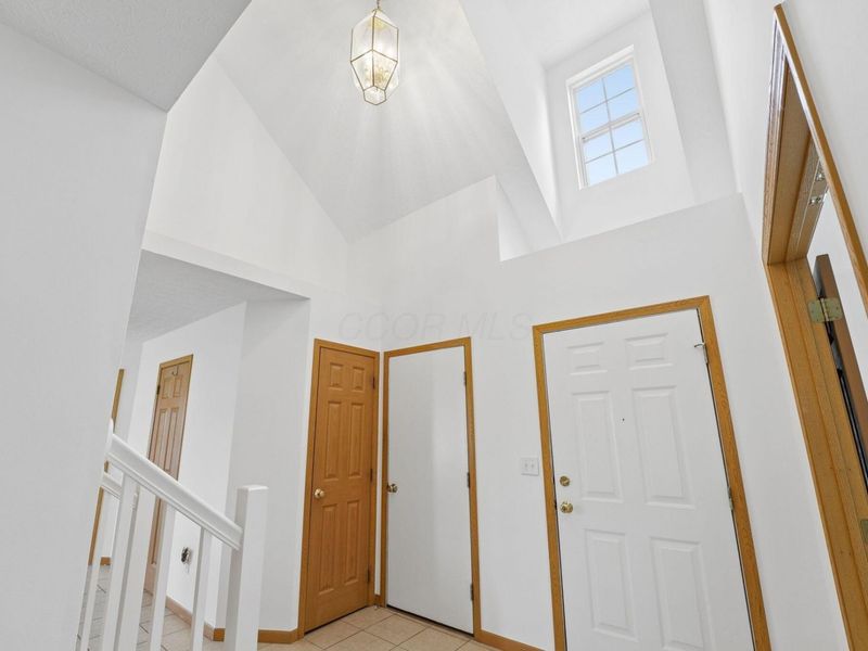 1217 Walker Springs Drive, Blacklick, OH 43004 Photo 7