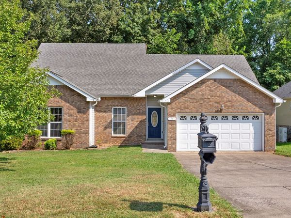 79 West Dr, Clarksville, TN 37040