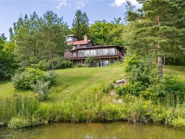 5040 Johnson Hill Drive, Canandaigua, NY 14424