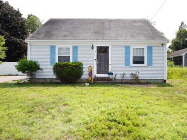 18 Gould Rd, Plymouth, MA 02360