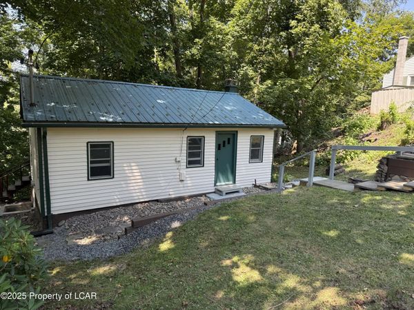 1 Sullivan Street, Tunkhannock, PA 18657