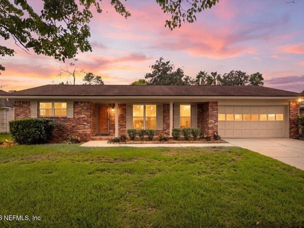 9042 WARWICKSHIRE Road, Jacksonville, FL 32257