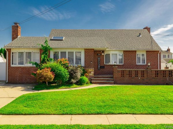 104 Justice Street , West Babylon, NY 11704