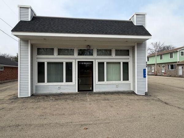 629 Cogswell DRIVE, Silver Lake, WI 53170