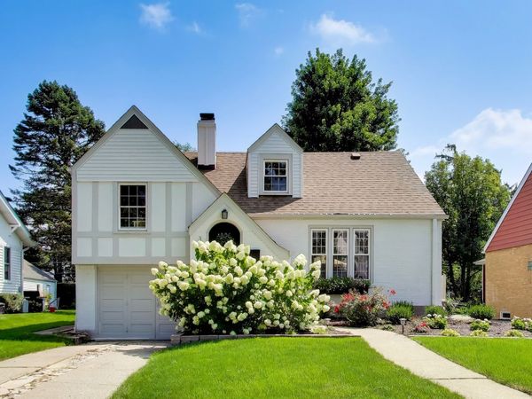 319 N Oaklawn Avenue , Elmhurst, IL 60126