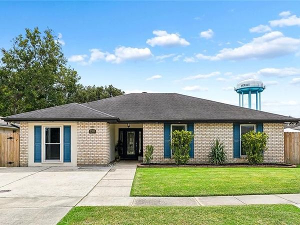 2305 CYPRESS Drive, Meraux, LA 70075