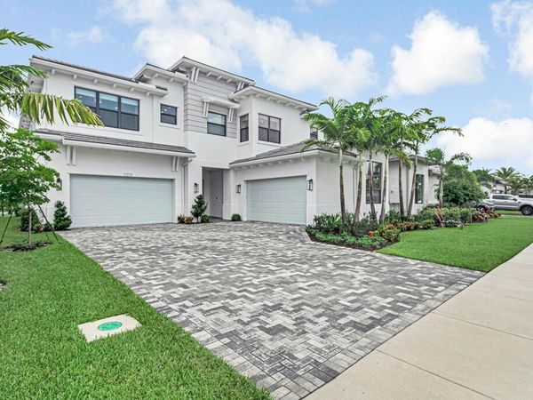 10018 SKYLOFT Street, Palm Beach Gardens, FL 33412