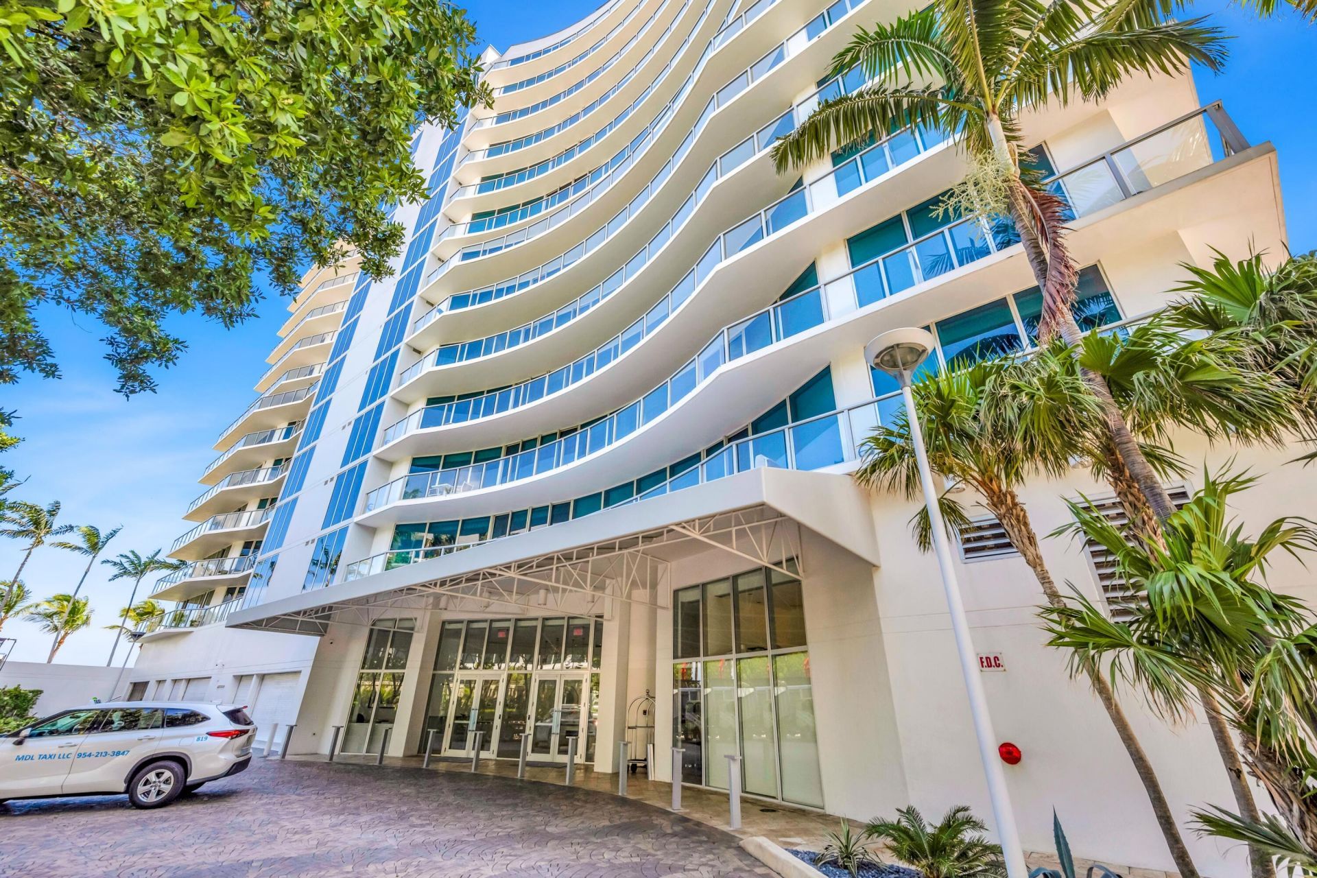 1200 Holiday Drive, Unit 902, Fort Lauderdale, FL 33316 Photo