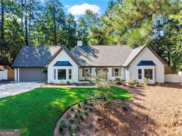 2552 Hollycreek Drive NE, Marietta, GA 30062