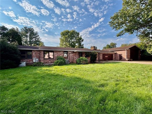132 W Indian Street , Gnadenhutten, OH 44629