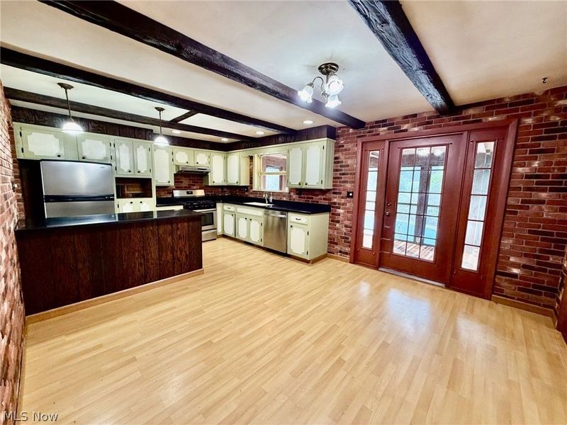 132 W Indian Street, Gnadenhutten, OH 44629 Photo 4