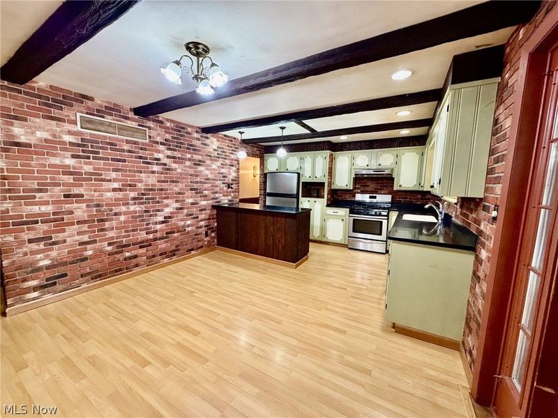 132 W Indian Street, Gnadenhutten, OH 44629 Photo 5