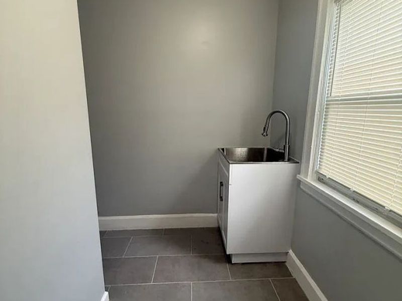 1435 W 50th Street, Cleveland, OH 44102 Photo 12