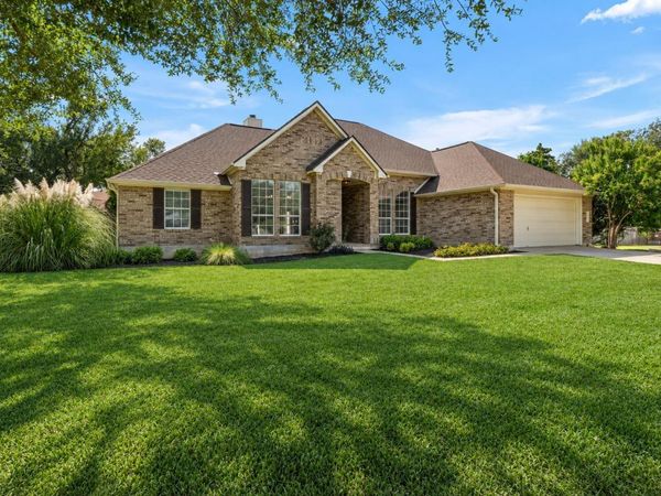819 Blue Spring CIR, Round Rock, TX 78681