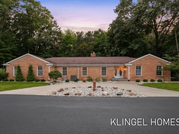 4261 Lin Nan Lane, Norton Shores, MI 49441