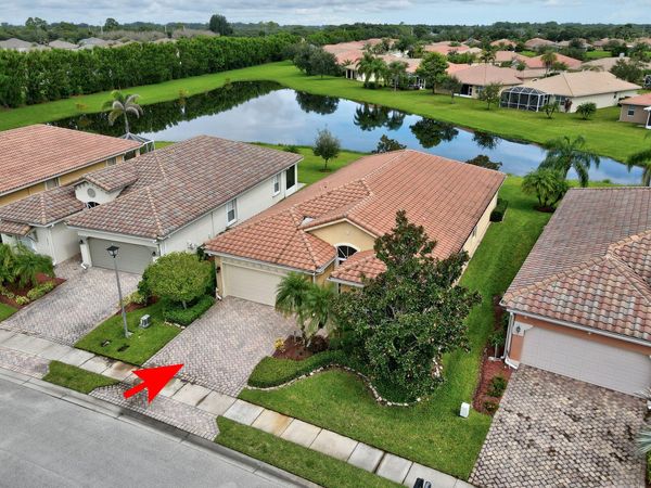 6396 LENNOX Lane, Vero Beach, FL 32966