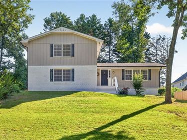 3717 Leisure Court, Buford, GA 30519