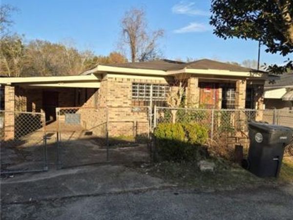 1824 Nitson Street , Mobile, AL 36610