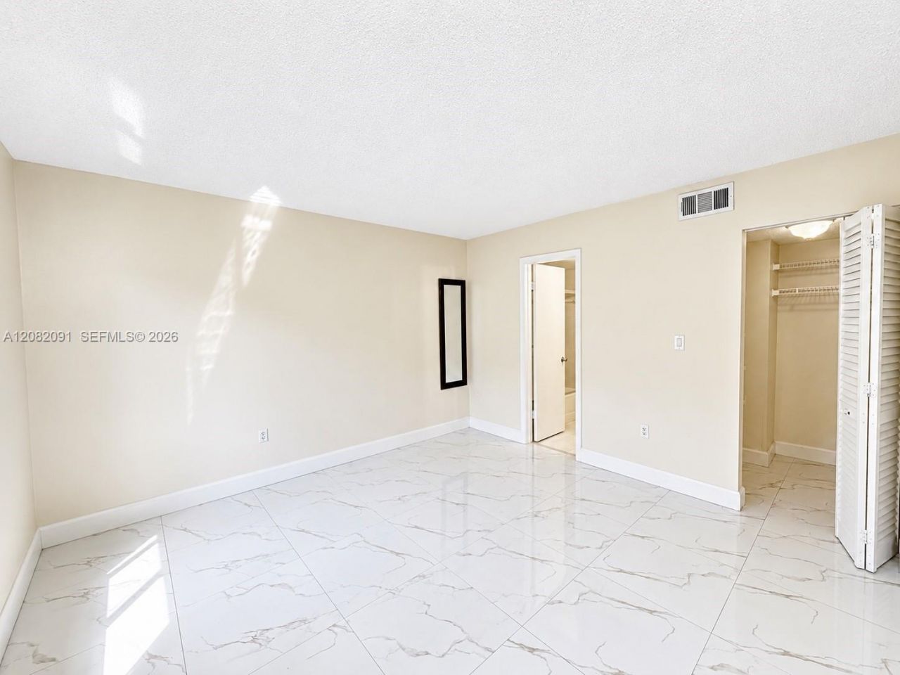 8660 NW 5th Ter, Unit 15-103, Miami, FL 33126 Photo