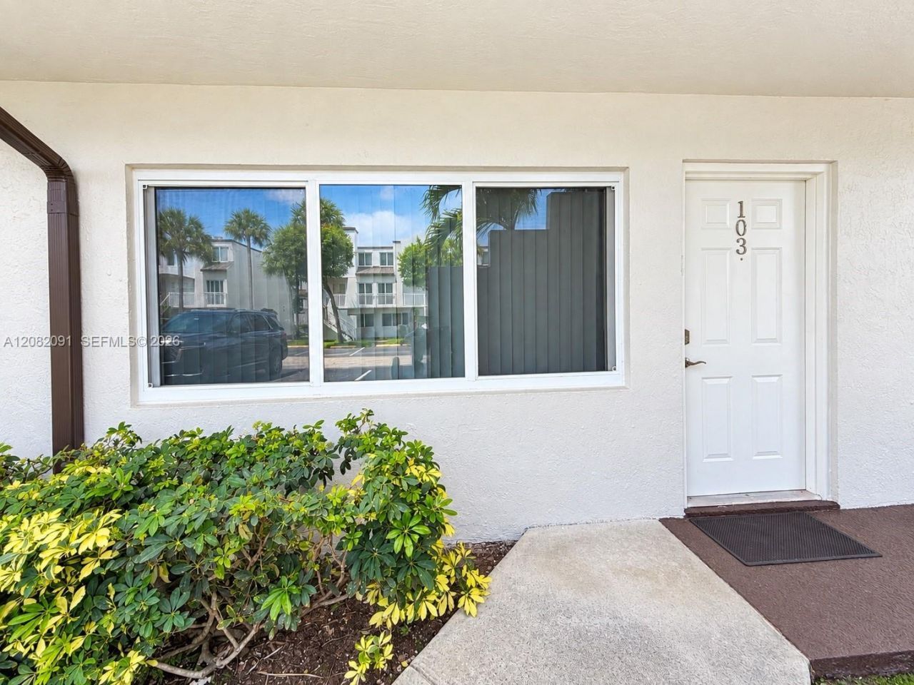 8660 NW 5th Ter, Unit 15-103, Miami, FL 33126 Photo