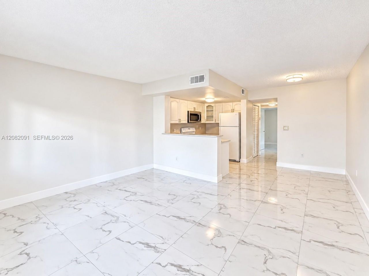 8660 NW 5th Ter, Unit 15-103, Miami, FL 33126 Photo