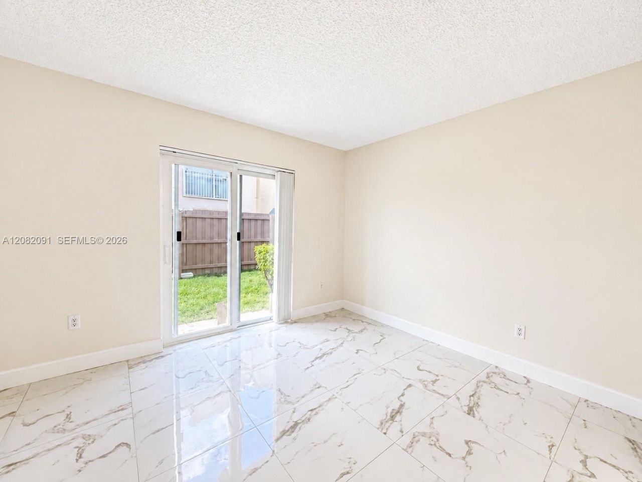 8660 NW 5th Ter, Unit 15-103, Miami, FL 33126 Photo