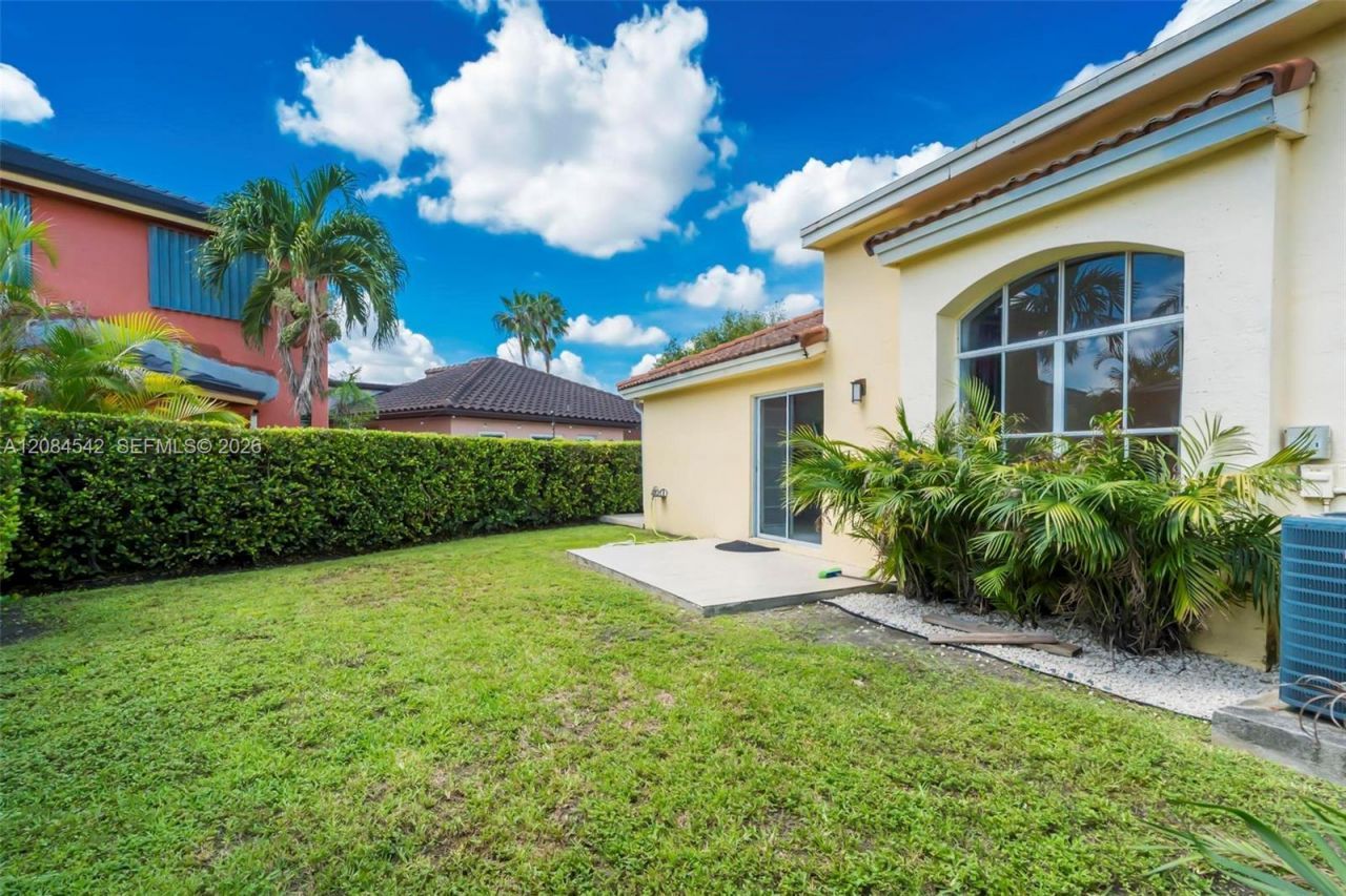 13230 NW 8th Ter, Miami, FL 33182 Photo