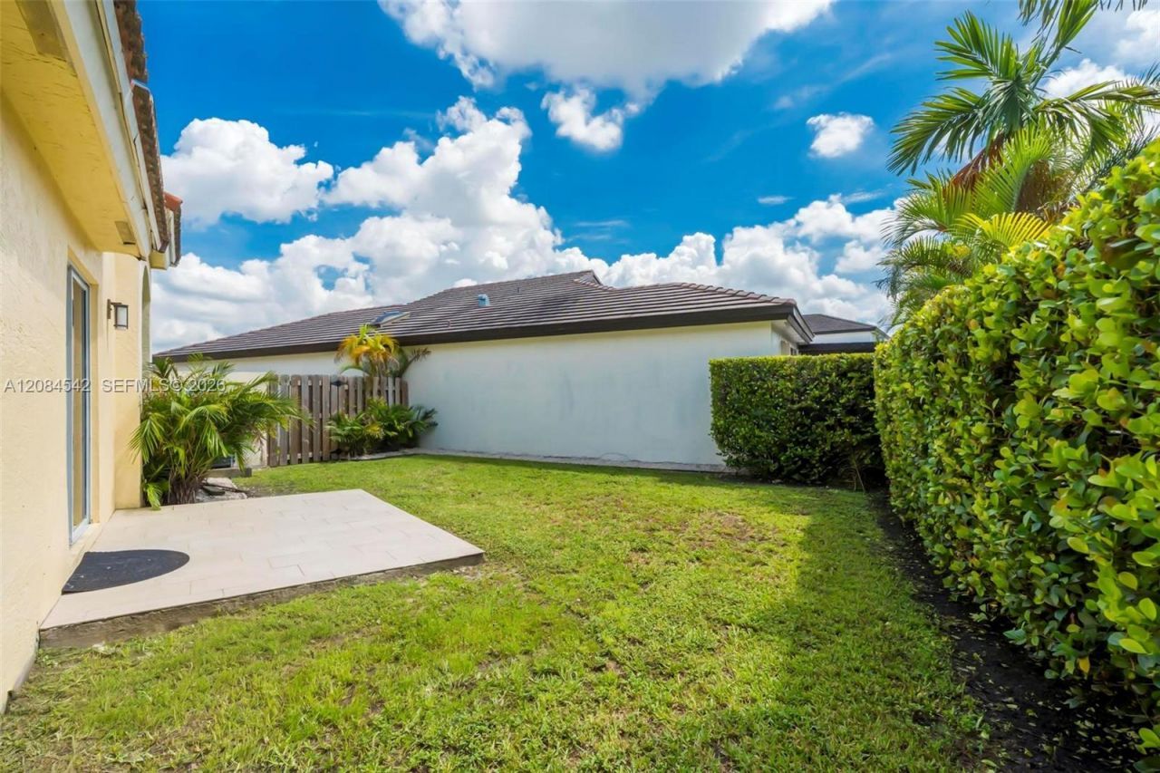 13230 NW 8th Ter, Miami, FL 33182 Photo