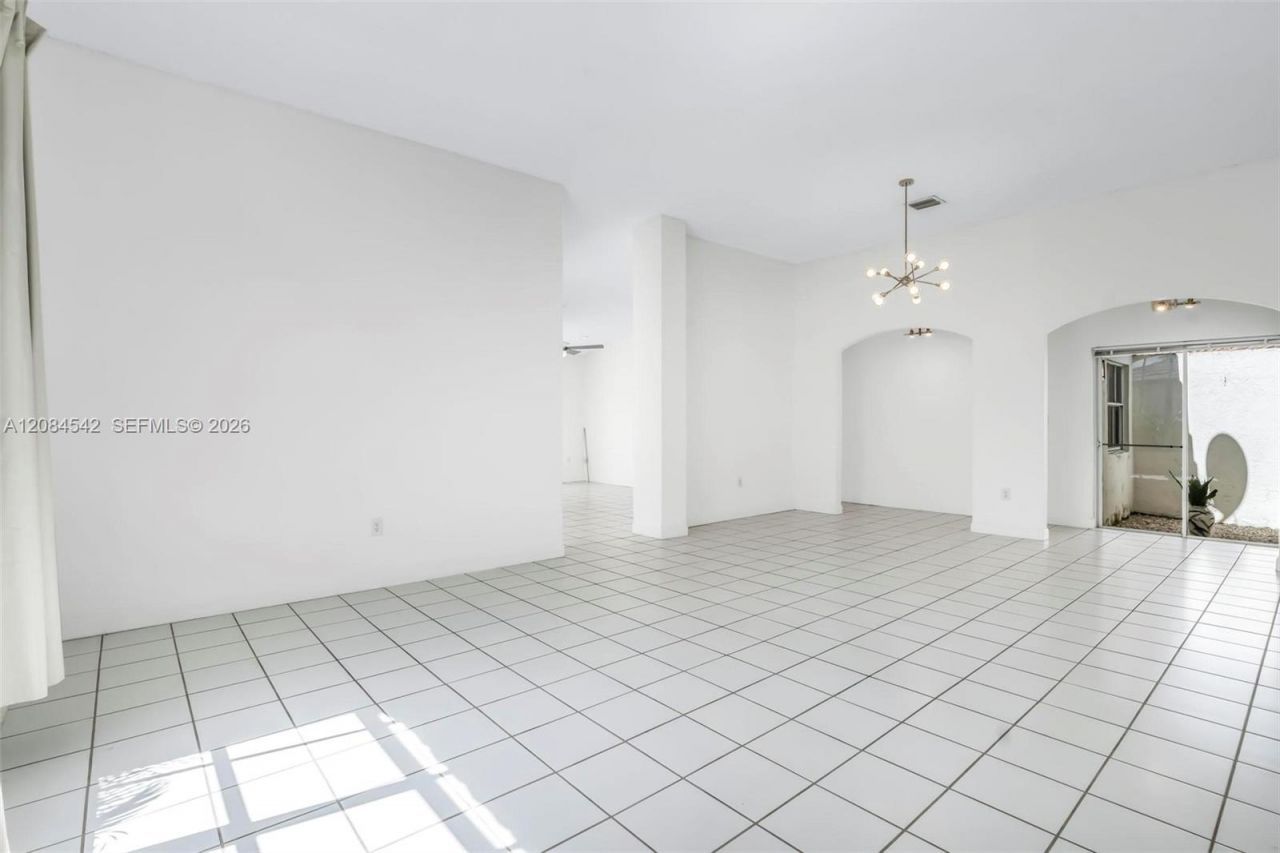 13230 NW 8th Ter, Miami, FL 33182 Photo