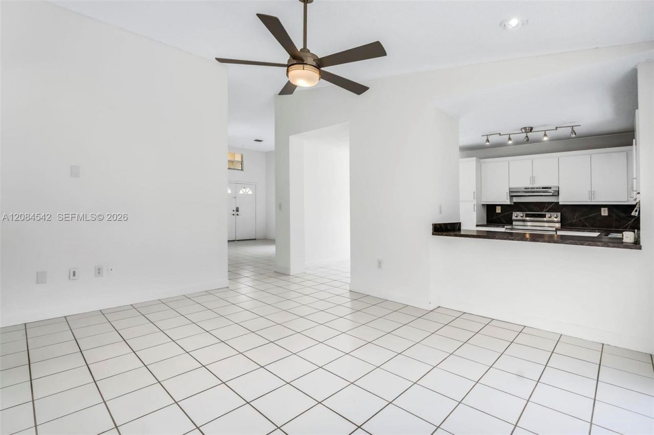 13230 NW 8th Ter, Miami, FL 33182 Photo