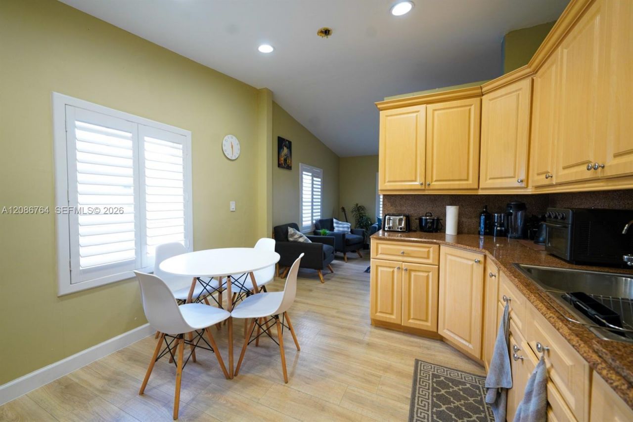 358 E 45th St, Hialeah, FL 33013 Photo