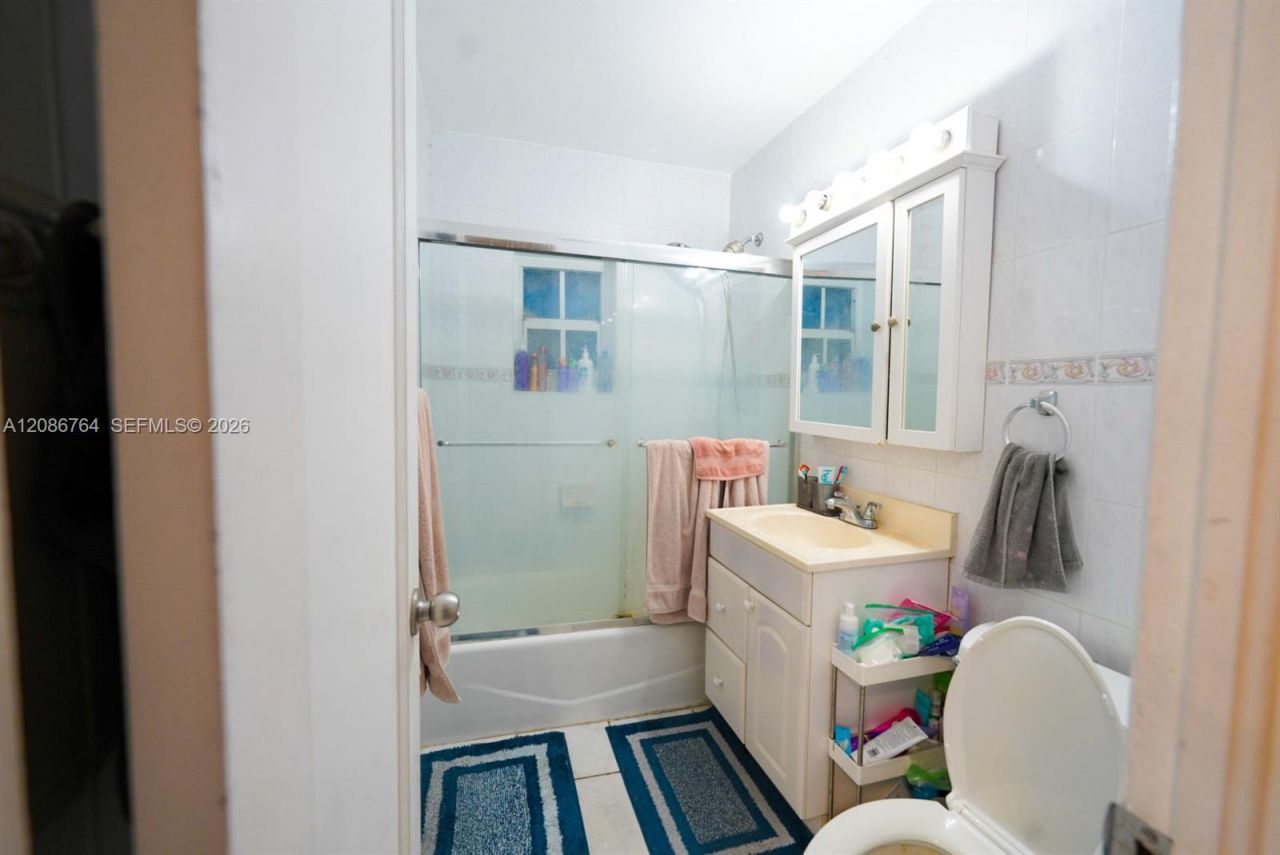 358 E 45th St, Hialeah, FL 33013 Photo