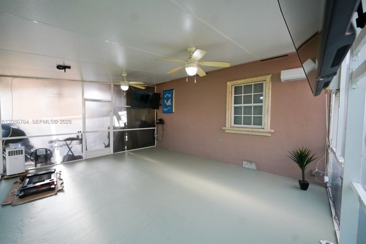 358 E 45th St, Hialeah, FL 33013 Photo