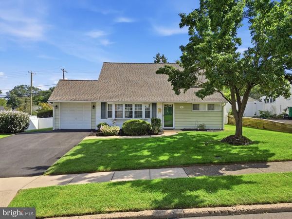 181 LOWER ORCHARD DRIVE, LEVITTOWN, PA 19056
