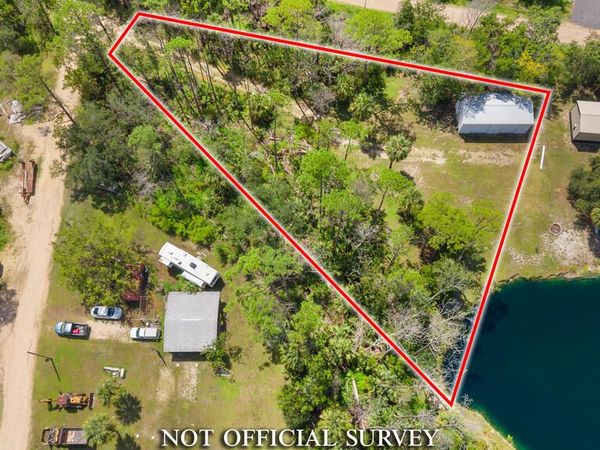 8 NE Fourth St, Steinhatchee, FL 32359