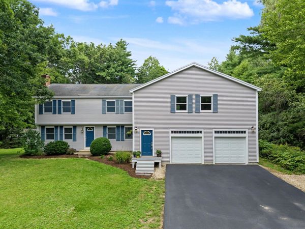 8 Woodbine Lane, Merrimack, NH 03054