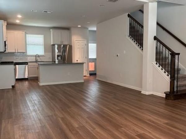 804 Goldilocks LN, Austin, TX 78652