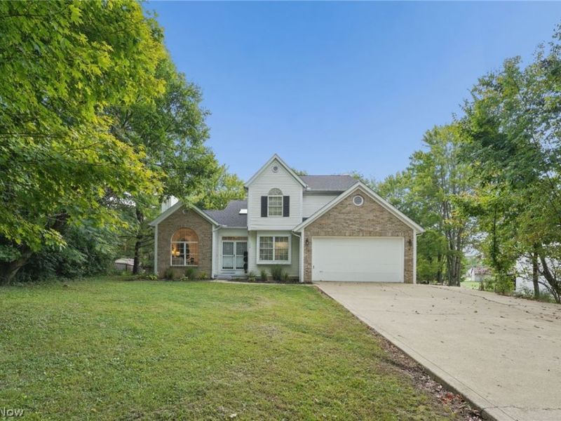 149 Lookout Lane SW, Pataskala, OH 43062 Photo 2