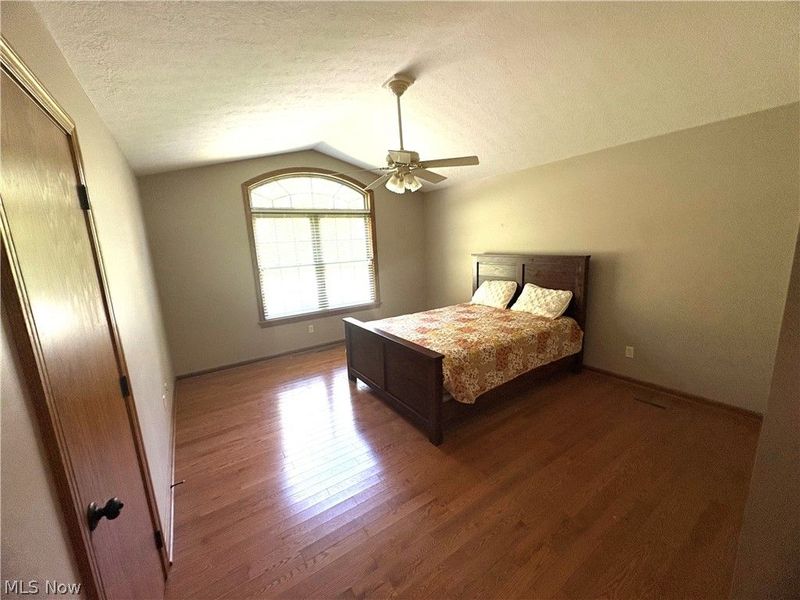 104 Kell Lane, Saint Clairsville, OH 43950 Photo 17